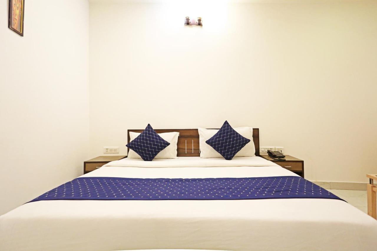 Hotel Ambrosia - A Boutique Hotel New Delhi Eksteriør billede