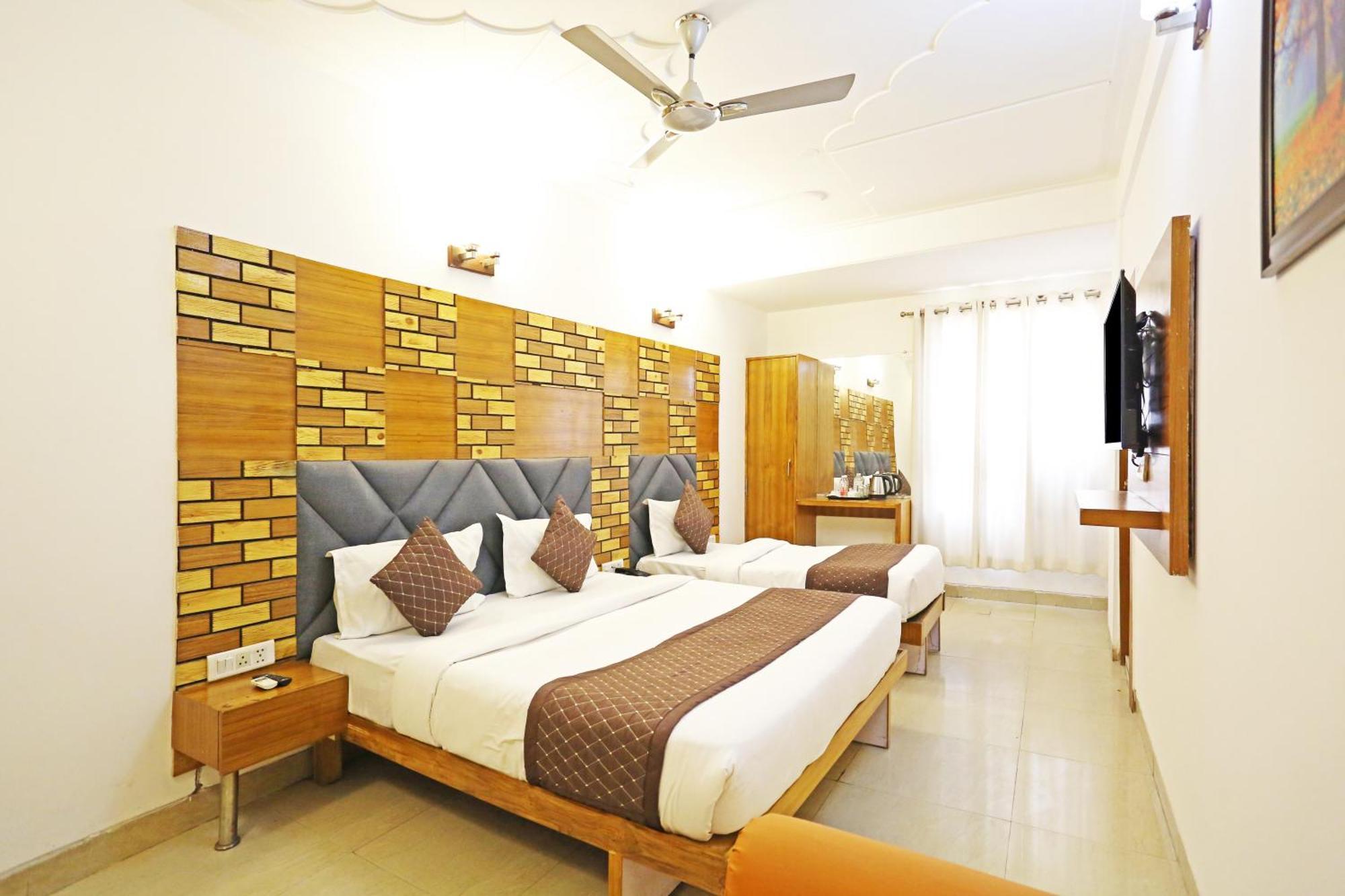 Hotel Ambrosia - A Boutique Hotel New Delhi Eksteriør billede