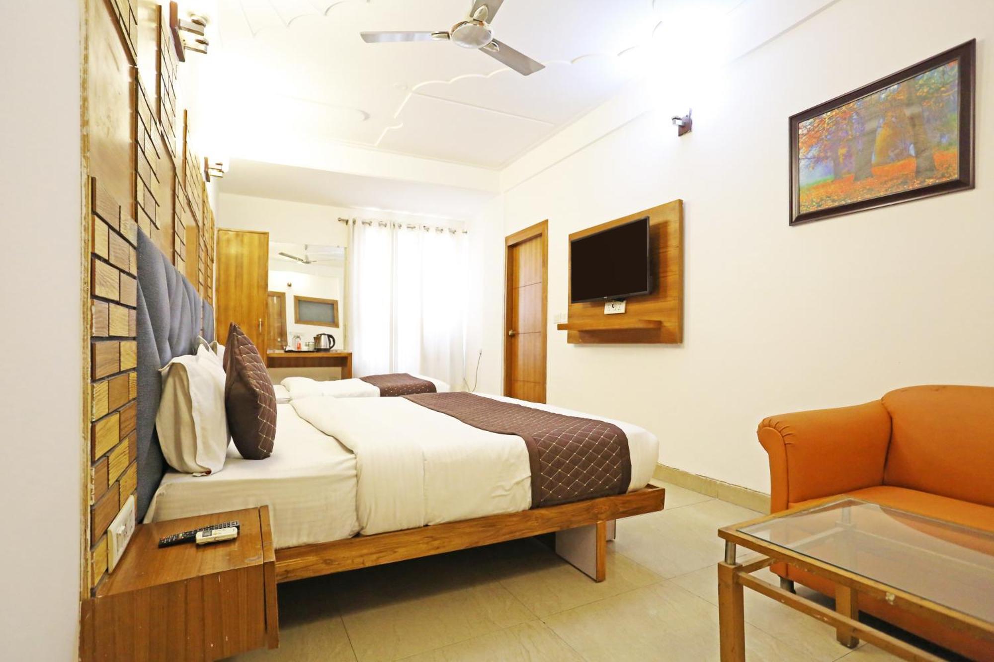 Hotel Ambrosia - A Boutique Hotel New Delhi Eksteriør billede