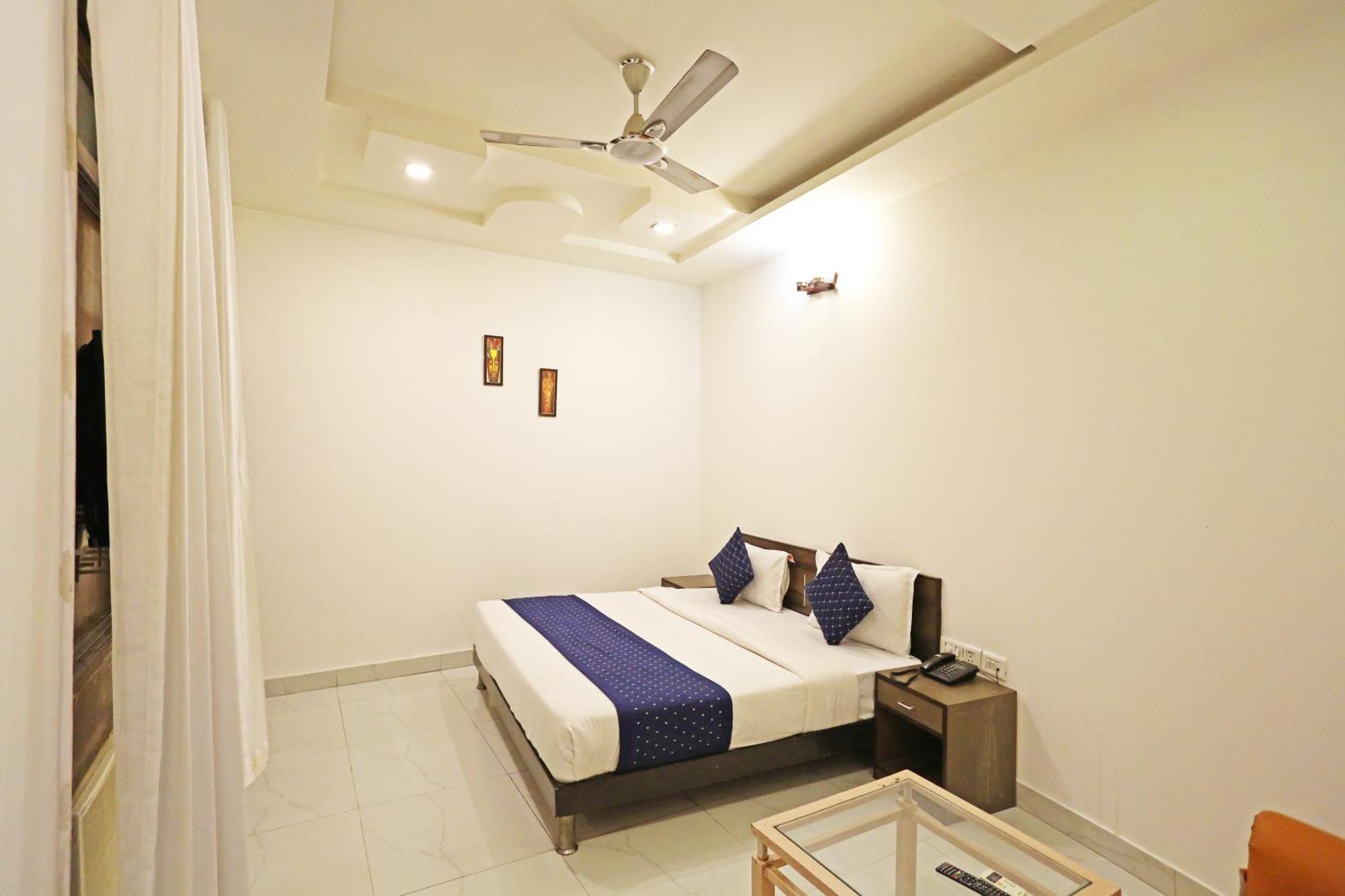 Hotel Ambrosia - A Boutique Hotel New Delhi Eksteriør billede
