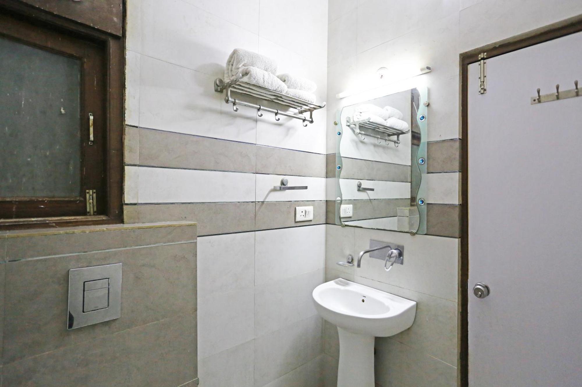 Hotel Ambrosia - A Boutique Hotel New Delhi Eksteriør billede